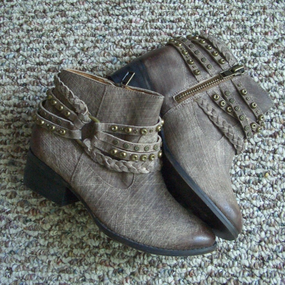 naughty monkey Shoes - Naughty Monkey Annie strappy bootie ankle boots 6